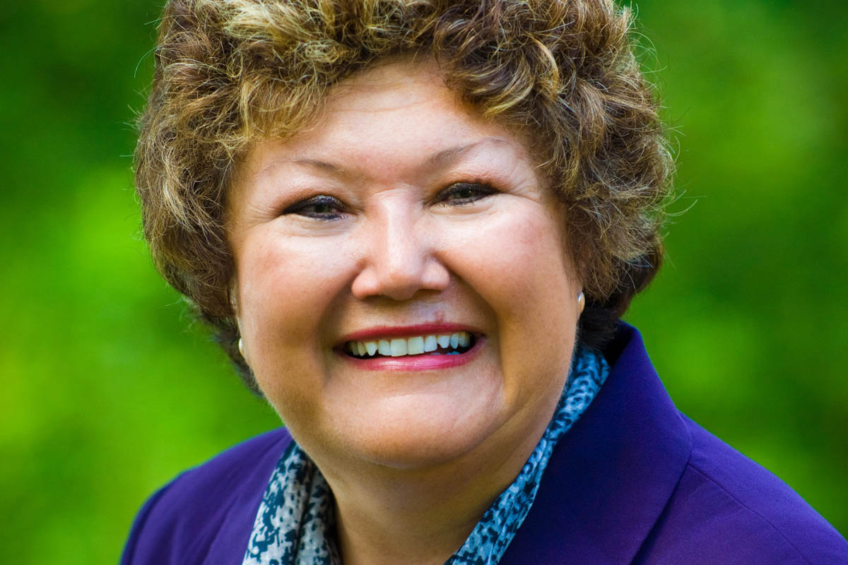 Annette06FS45 head-crop