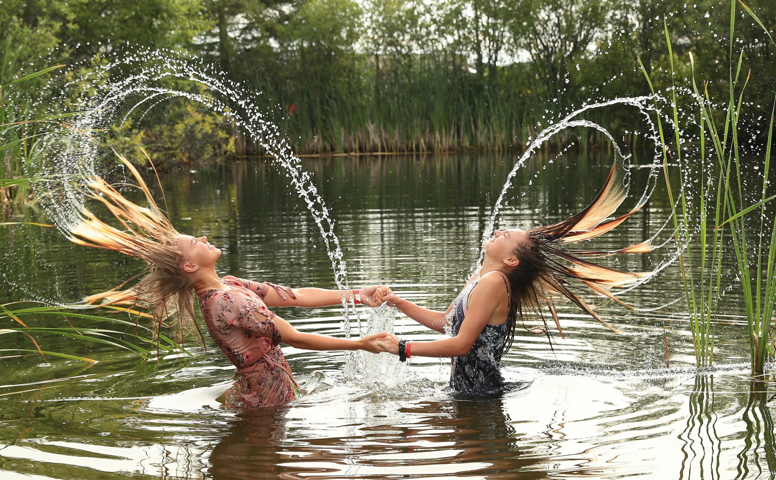 Effie summer girls flipping wet hair