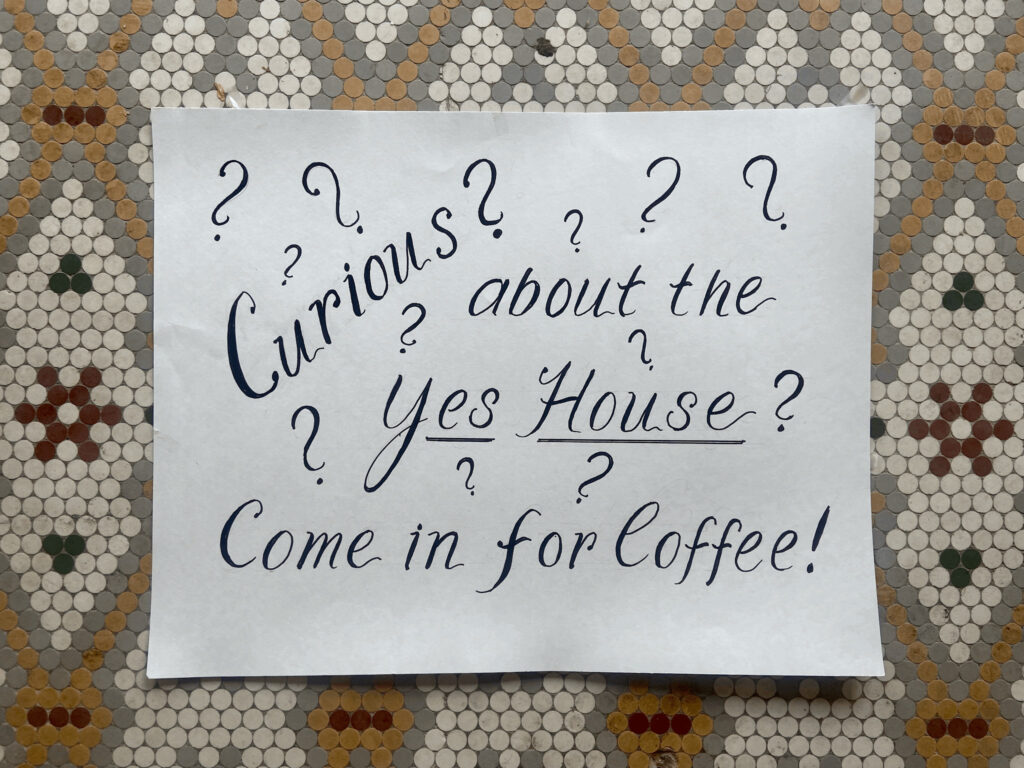yes-house-03_image_0226